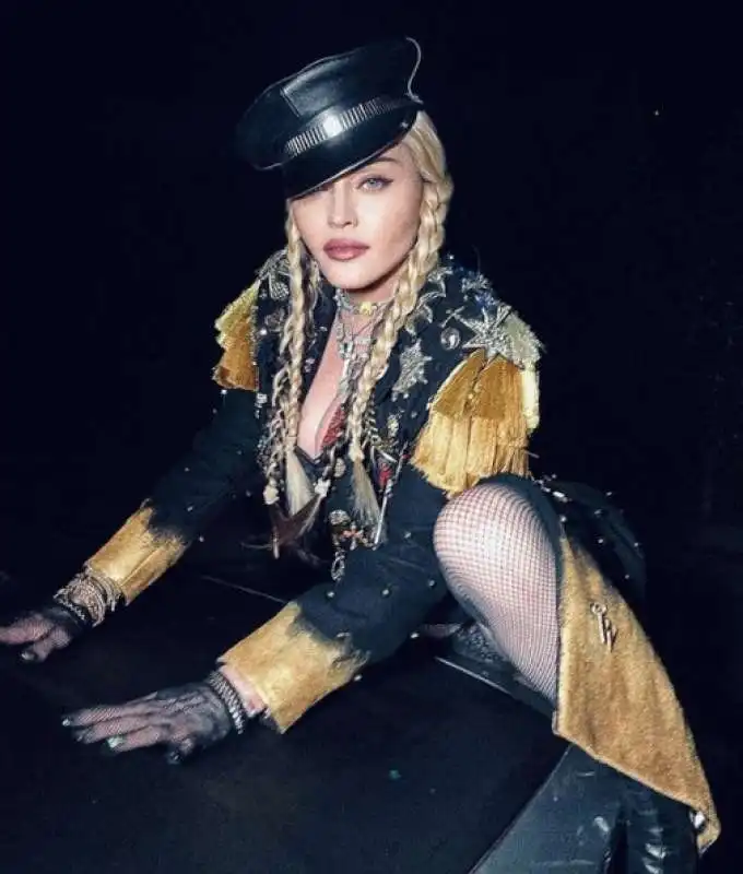 le foto hot di madonna su instagram   5