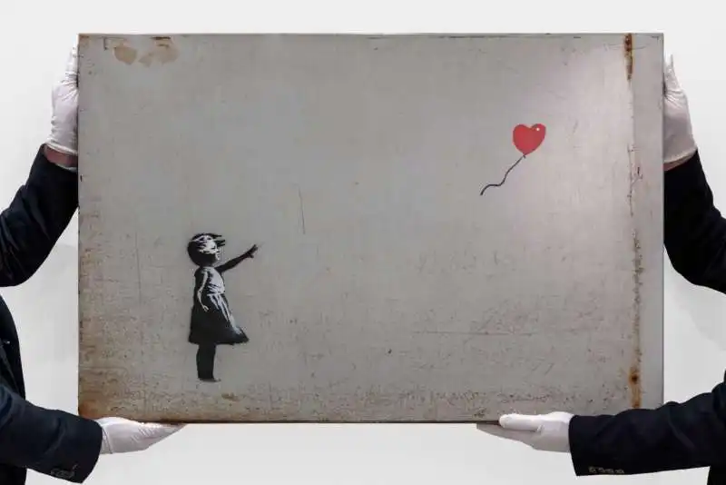 le opere di banksy messe in vendita da robbie williams 