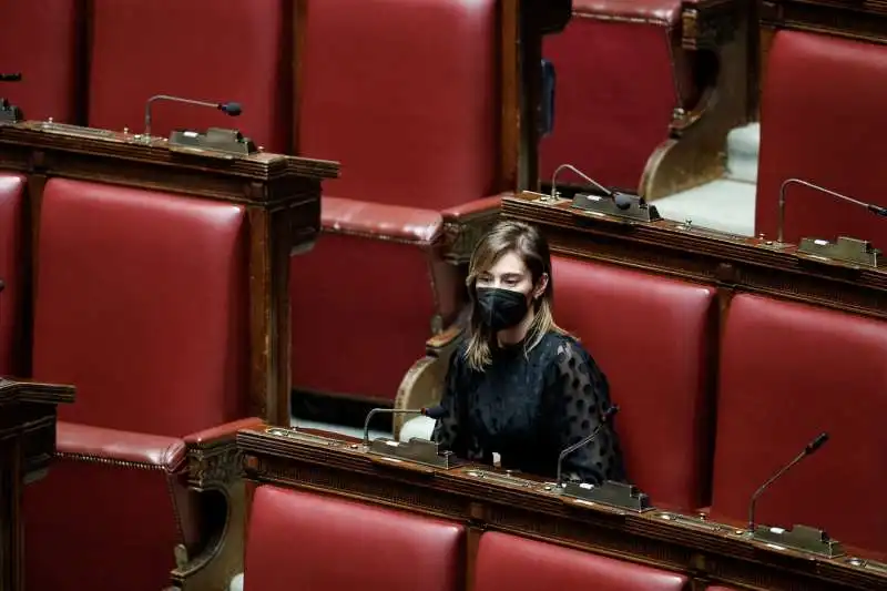 MARIA ELENA BOSCHI DURANTE LA VOTAZIONE PER IL PRESIDENTE DELLA REPUBBLICA 