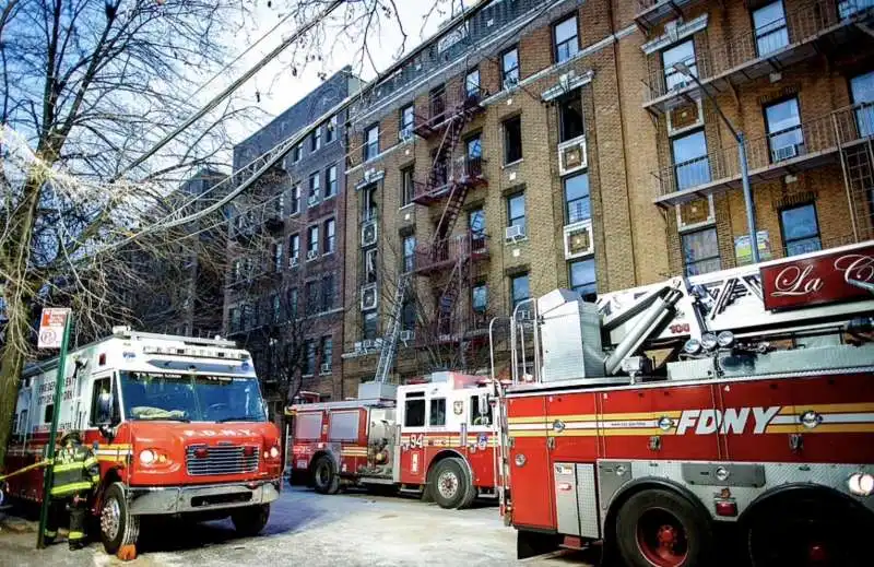 new york   incendio in un palazzo del bronx   5