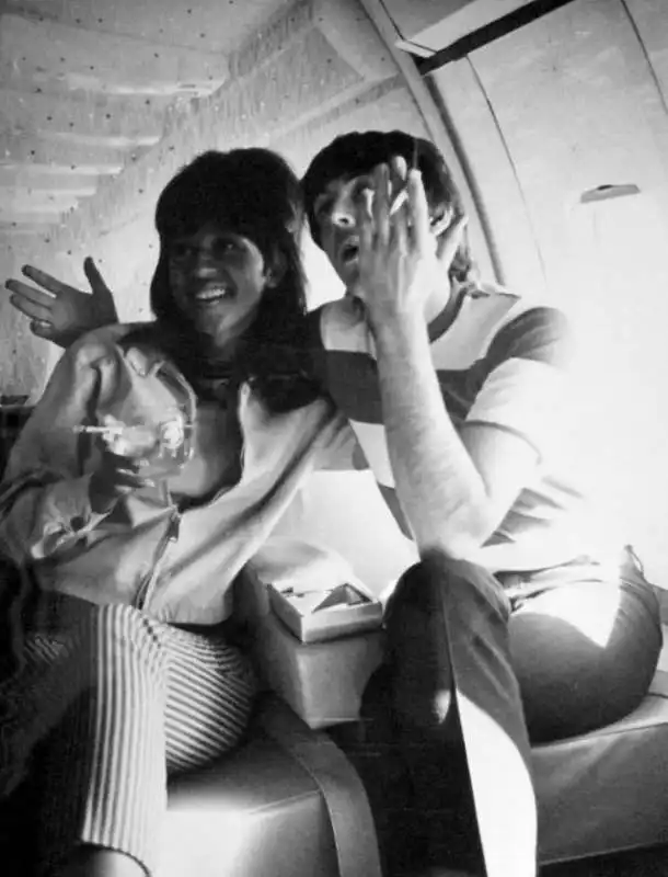 ronnie spector paul mccartney 1966