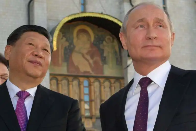 XI JINPING E VLADIMIR PUTIN