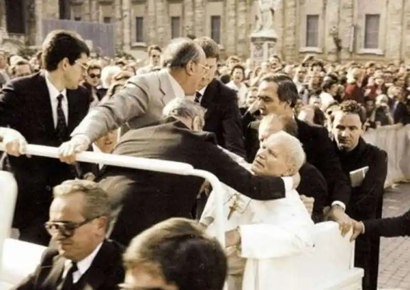 attentato papa wojtyla