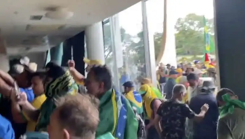 brasilia    assalto dei sostenitori di bolsonaro al congresso 25