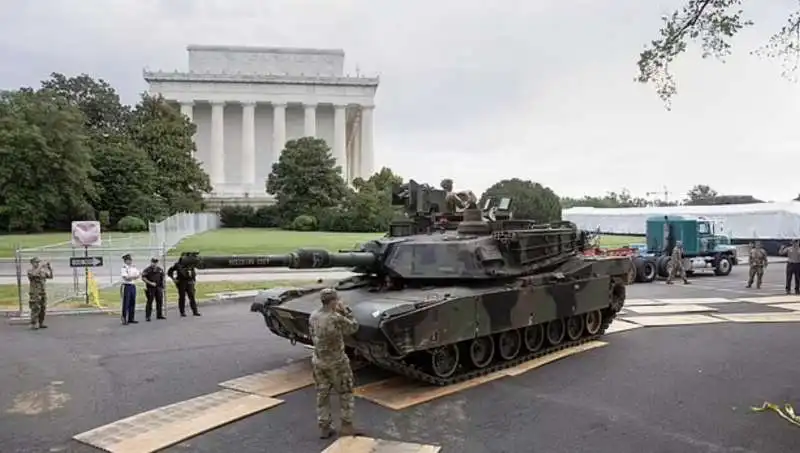 CARRO ARMATO ABRAMS