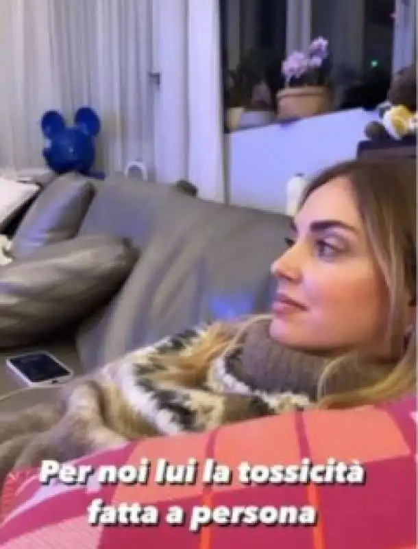 chiara ferragni commenta c e posta per te  1