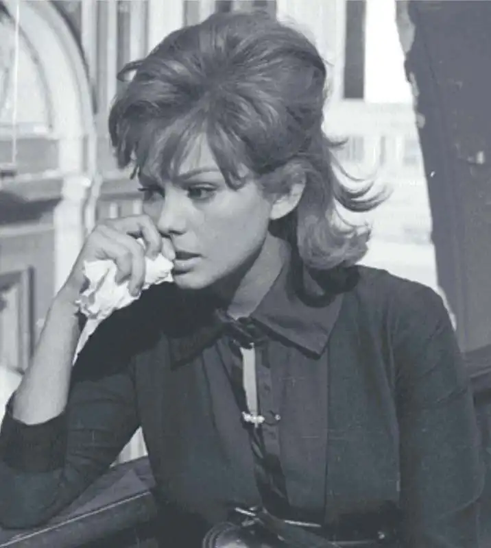 CLAUDIA CARDINALE IN LA RAGAZZA DI BUBE DI COMENCINI 1963