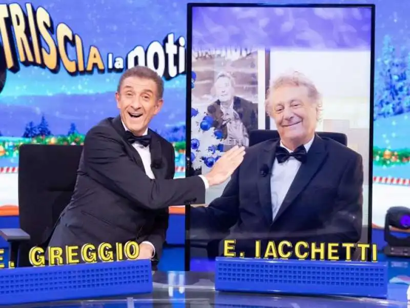 enzo iacchetti conduce striscia la notizia da casa  