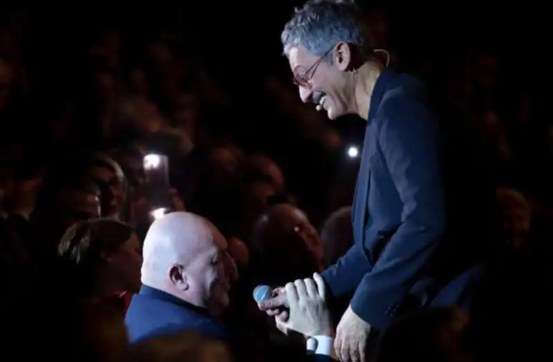 fiorello fa cantante bella ciao a crosetto 2