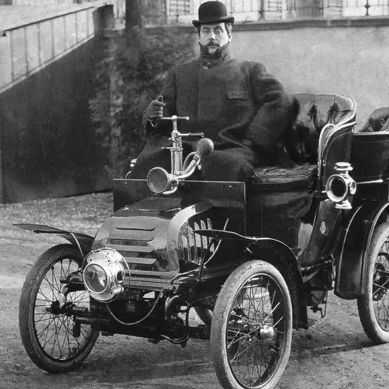 giacomo puccini in automobile 3