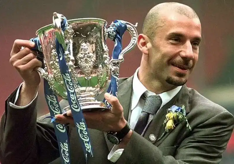 gianluca vialli   league cup chelsea 