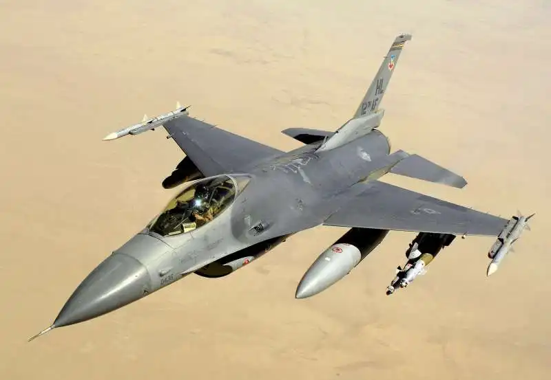 JET F16 