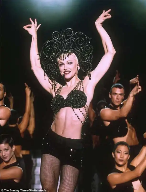 madonna girlie show tour 1993