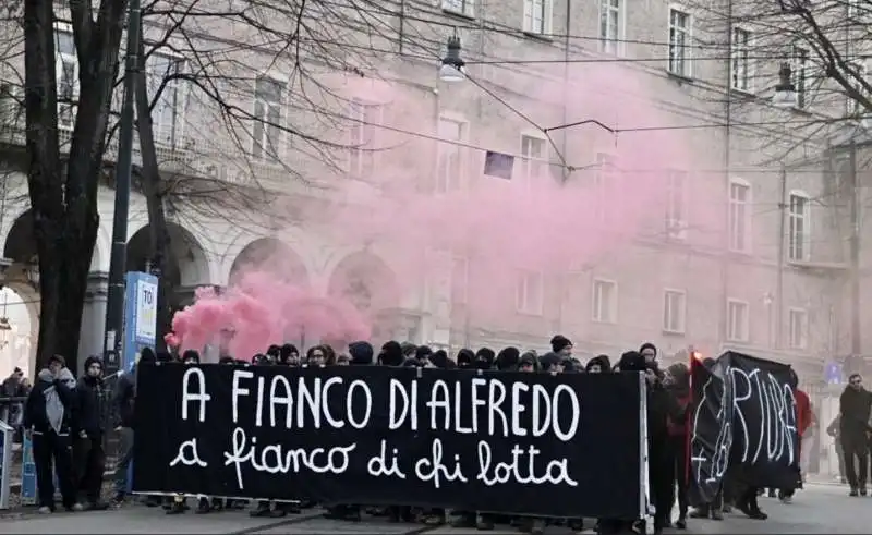 manifestazione anarchica a favore di alfredo cospito  2