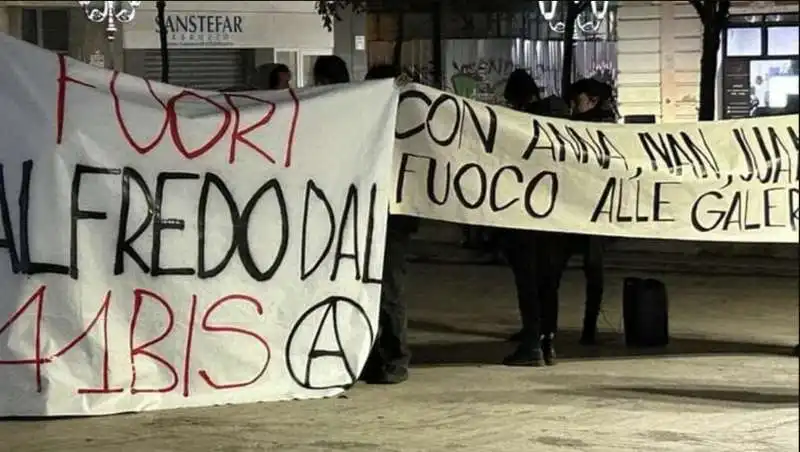 manifestazione anarchica a favore di alfredo cospito  3