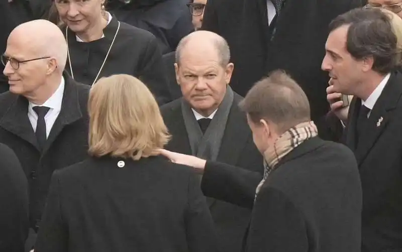 olaf scholz ai funerali di ratzinger 