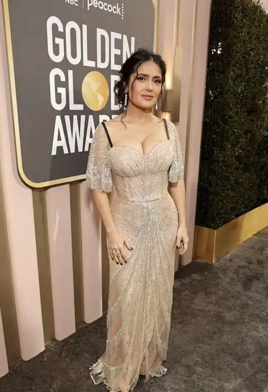 salma hayek ai golden globe 2023  