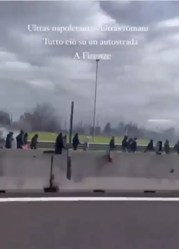 SCONTRI TRA TIFOSI DEL NAPOLI E ROMA IN AUTOSTRADA