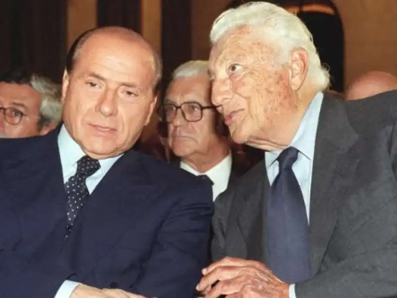 silvio berlusconi e gianni agnelli nel 2001