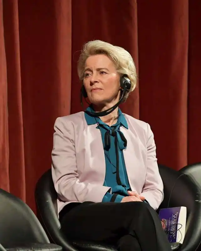 ursula von der leyen  foto di bacco (3)