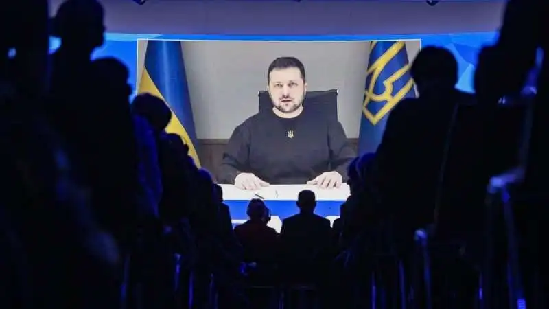 VOLODYMYR ZELENSKY A DAVOS 