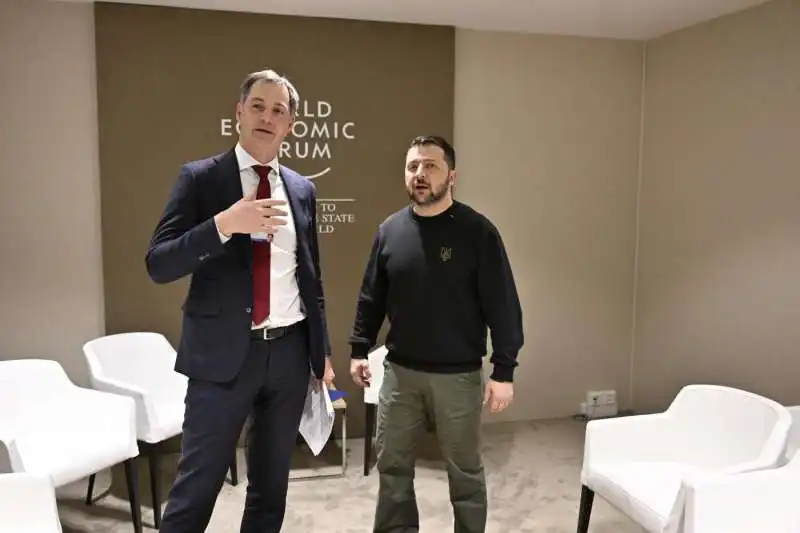 alexander de croo   zelensky a davos