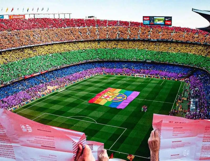 BANDIERE LGBT AL CAMP NOU DI BARCELLONA