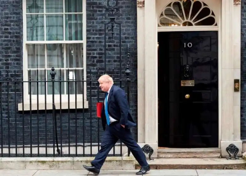 boris johnson a downing street 2