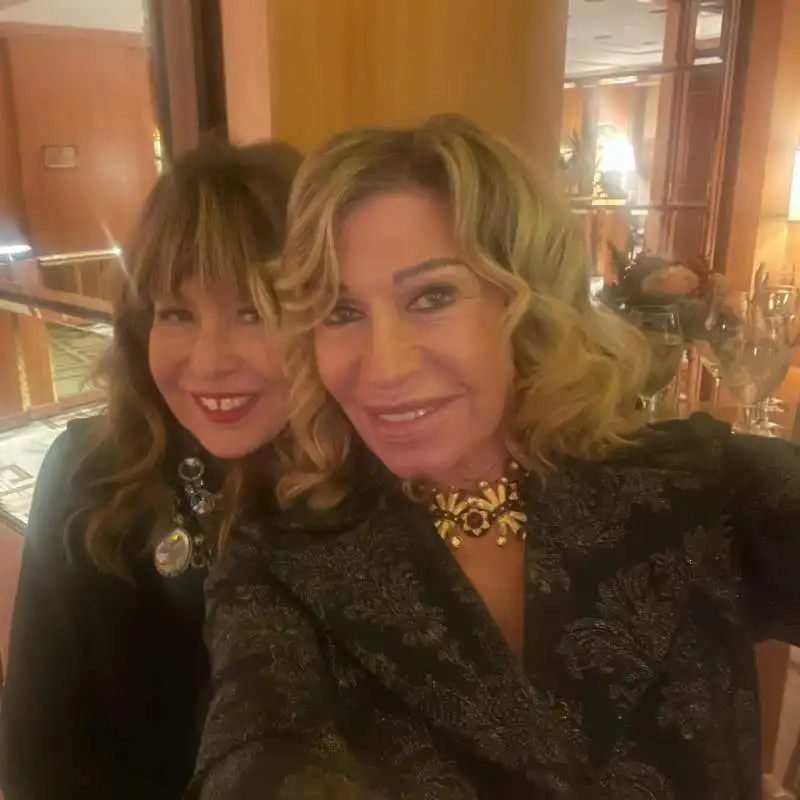 camilla morabito   melania rizzoli   compleanno laura morino teso 