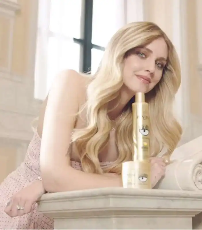 CHIARA FERRAGNI – PUBBLICITA PANTENE