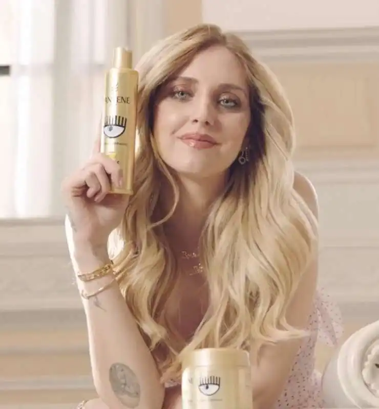 CHIARA FERRAGNI – PUBBLICITA PANTENE