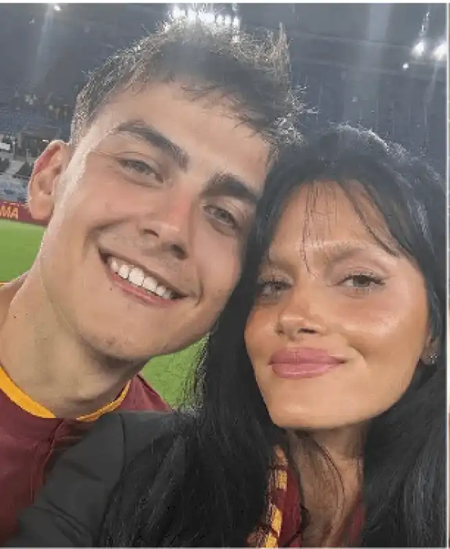 DYBALA E ORIANA SABATINI