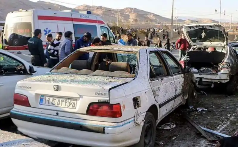 esplosioni vicino alla tomba di qassem soleimani a kerman, in iran 2