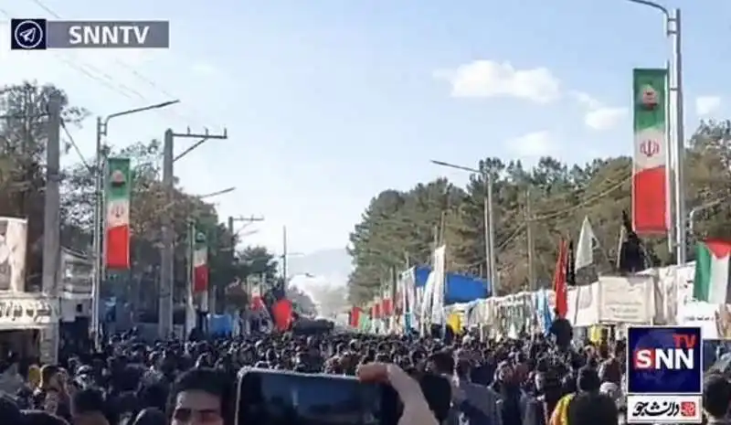 esplosioni vicino alla tomba di qassem soleimani a kerman, iran   1