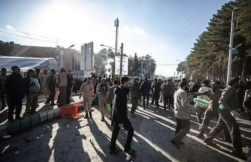 esplosioni vicino alla tomba di qassem soleimani a kerman, iran   5