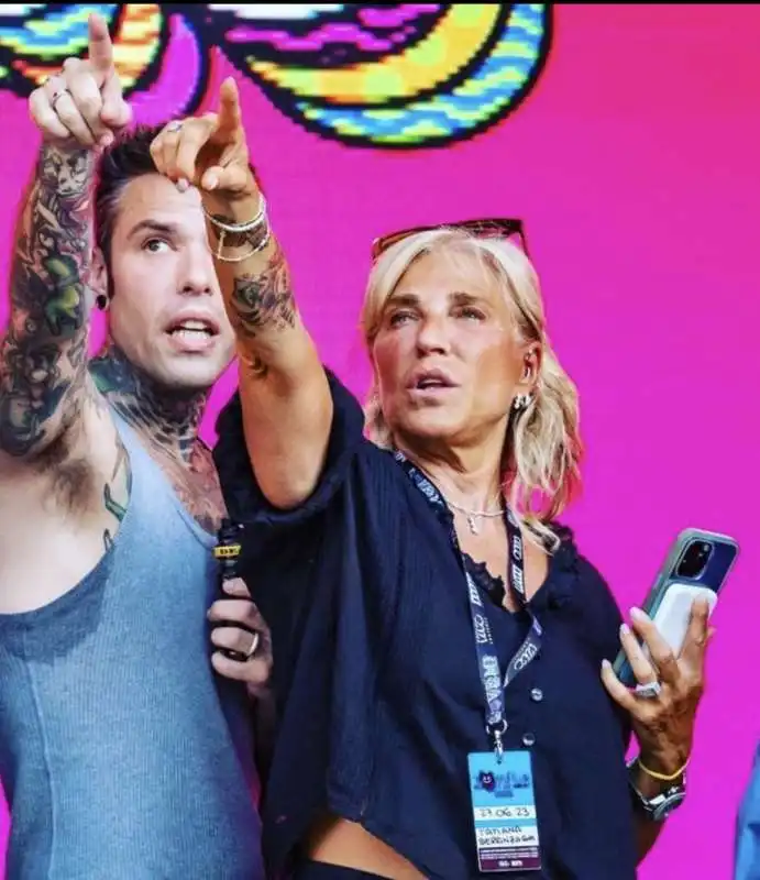 fedez con la madre annamaria berrinzaghi 