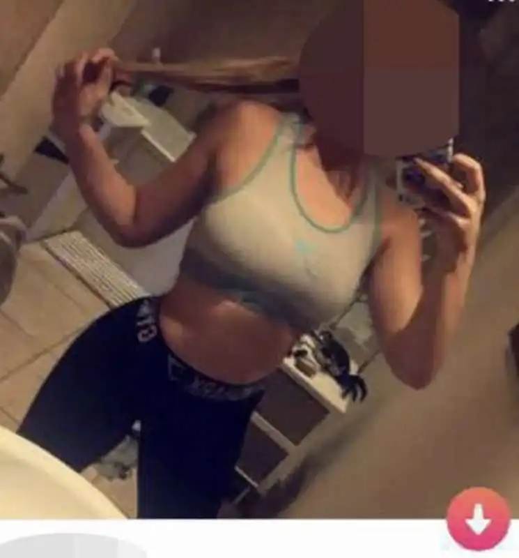 FOTO SEXY SU TINDER 