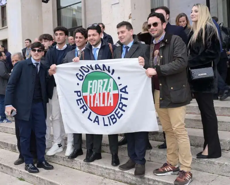 i giovani di forza italia  foto di bacco