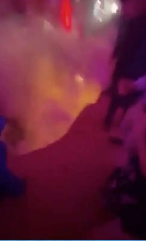 il video del crollo del pavimento durante la festa di matrimonio a pistoia 2