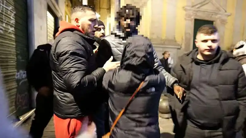 il video di simone cicalone a genova 