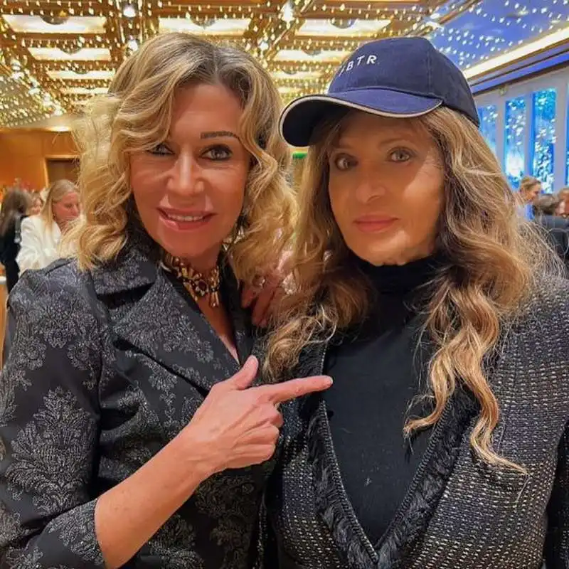 melania rizzoli   maria luisa trussardi   compleanno laura morino teso 