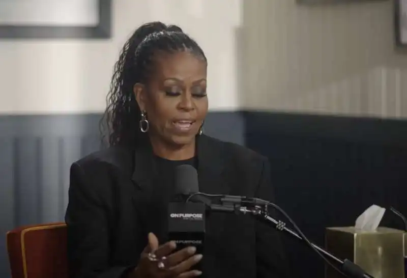 michelle obama ospite al podcast on purpose   1