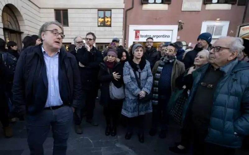 MIGUEL GOTOR - SIT IN AL TEATRO ARGENTINA CONTRO LA NOMINA DI LUCA DE FUSCO 