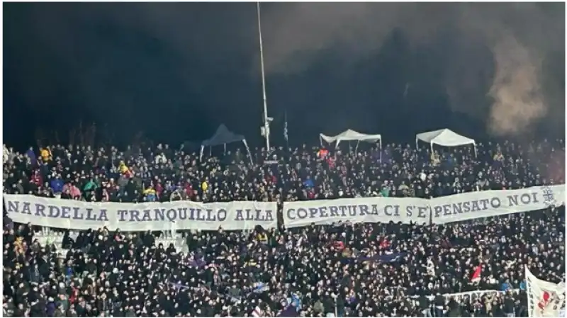 NARDELLA STRISCIONE TIFOSI FIORENTINA