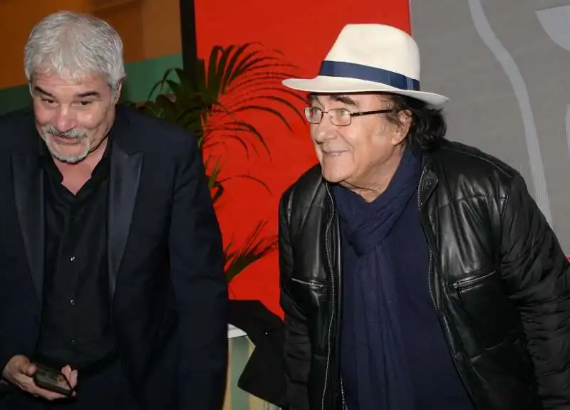 pino insegno e al bano  foto di bacco