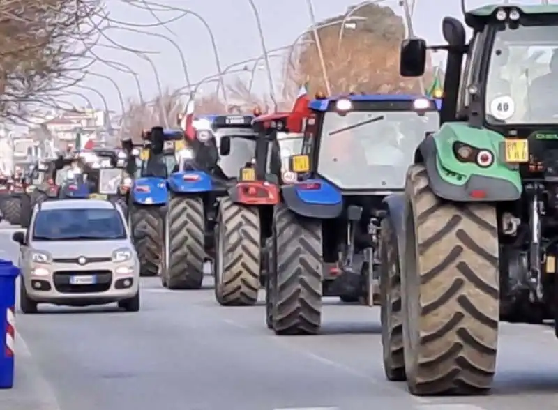 protesta degli agricoltori a pescara 