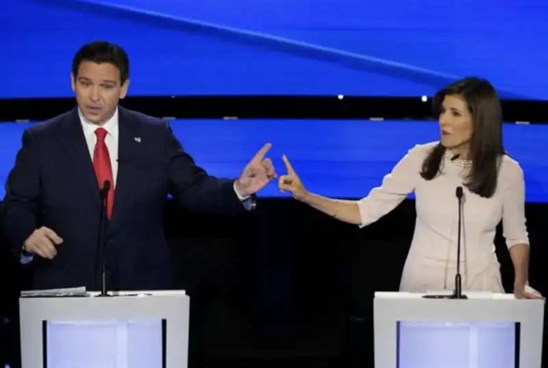 RON DESANTIS E NIKKI HALEY