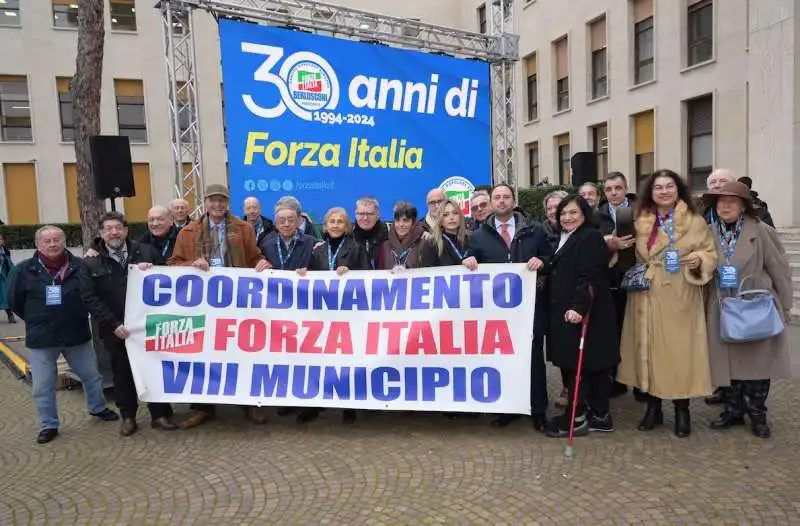 simpatizzanti di forza italia  foto di bacco