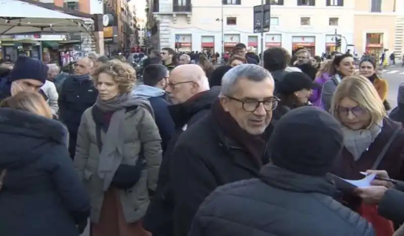 SIT IN AL TEATRO ARGENTINA CONTRO LA NOMINA DI LUCA DE FUSCO 