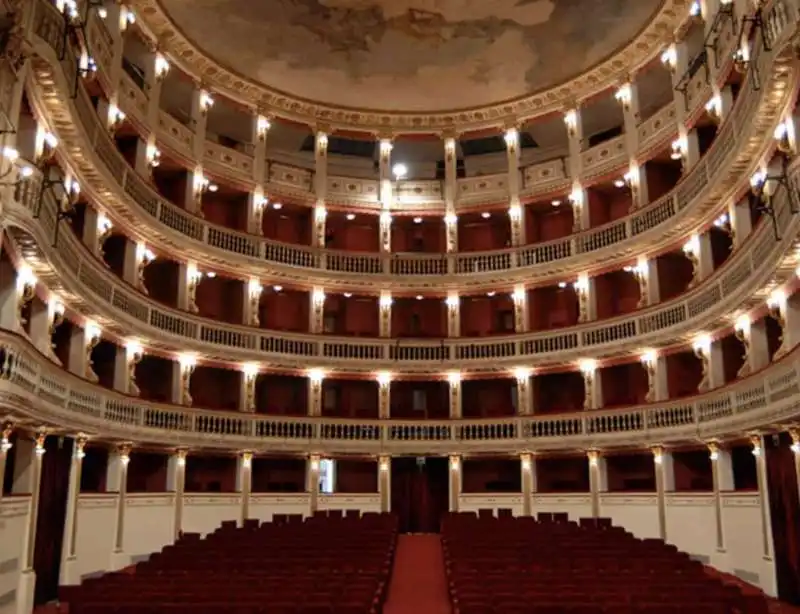 TEATRO MERCADANTE NAPOLI